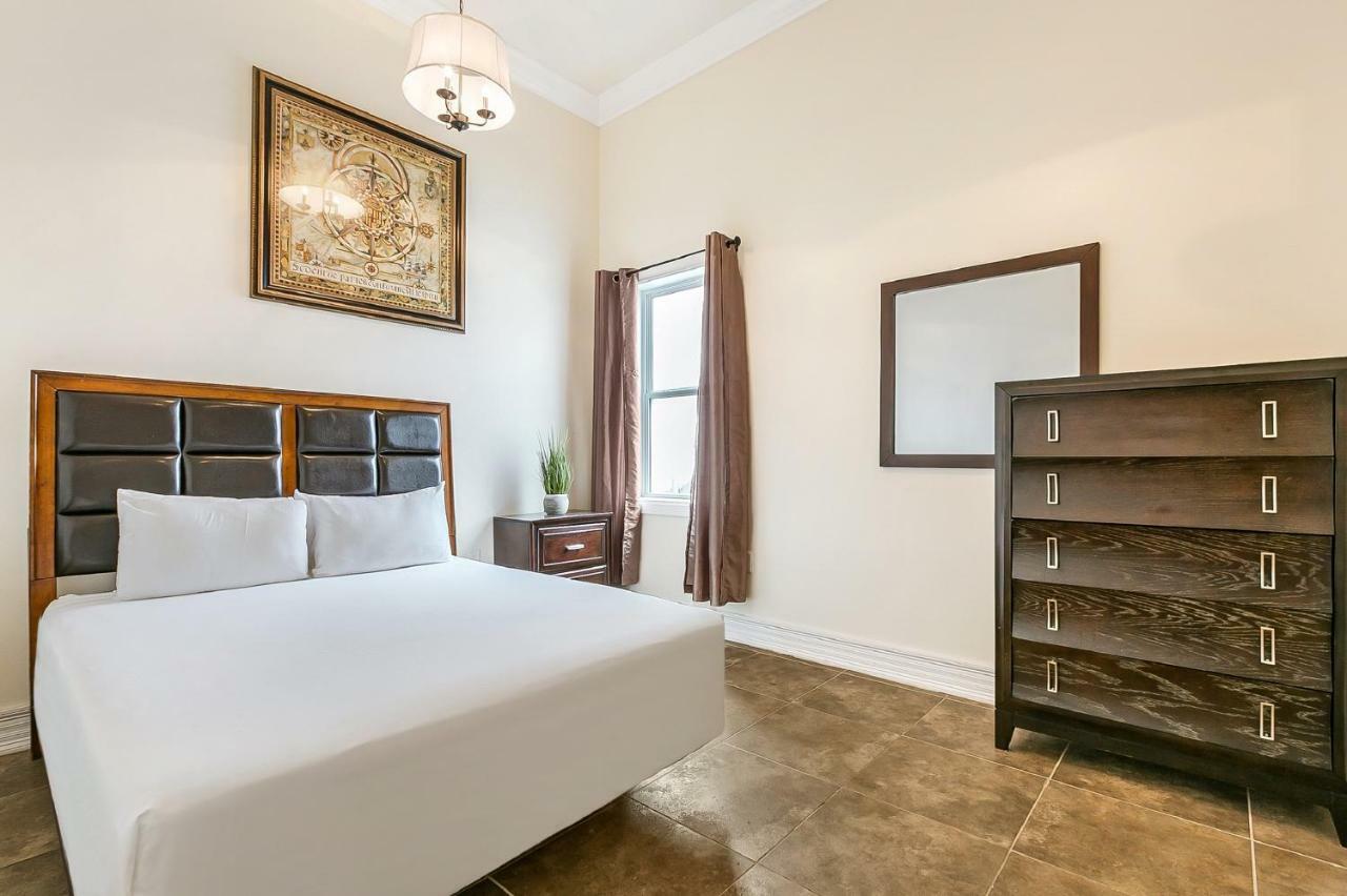 Spacious 4Br Condo On Carondelet Near All Hot Spo New Orleans Buitenkant foto