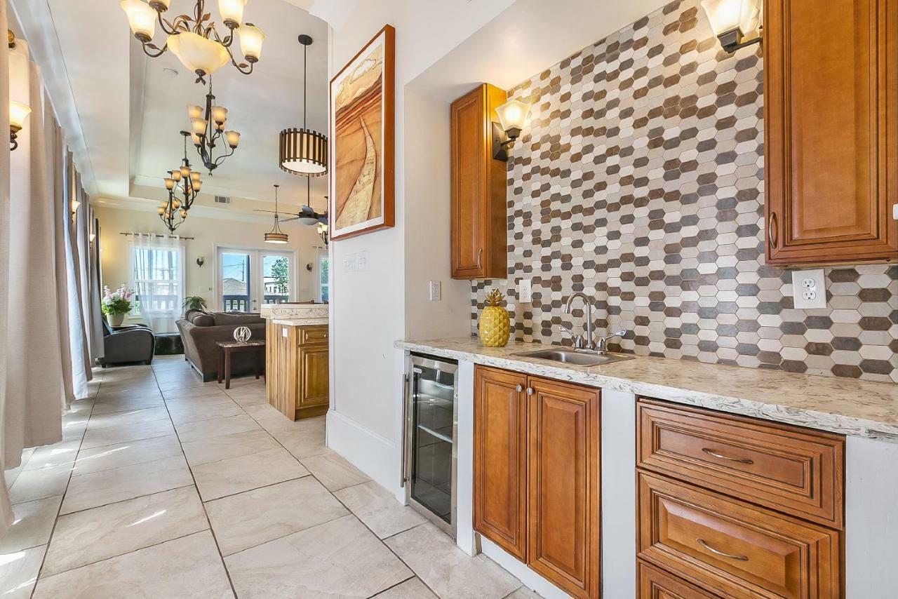 Spacious 4Br Condo On Carondelet Near All Hot Spo New Orleans Buitenkant foto