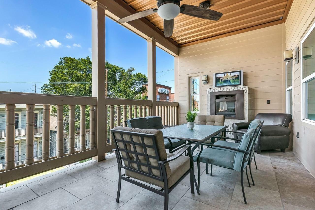 Spacious 4Br Condo On Carondelet Near All Hot Spo New Orleans Buitenkant foto